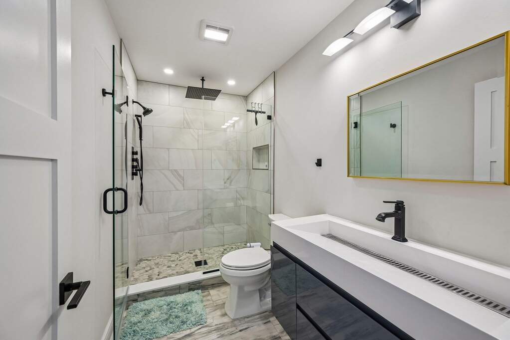 5 Bedroom Single Family Home/House's Image 36