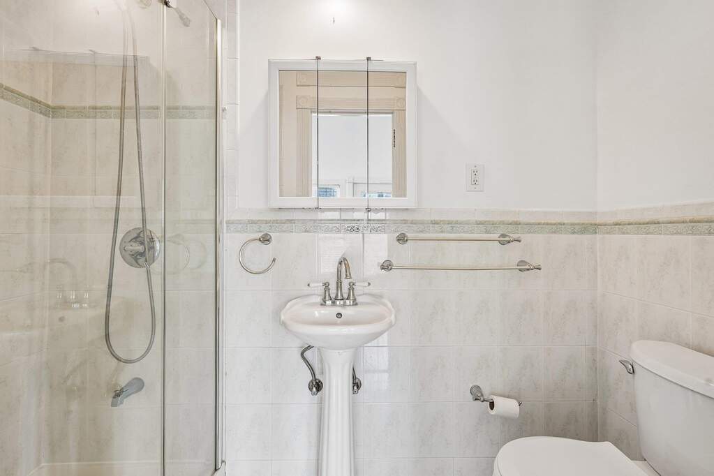 3 Bedroom Single Family Home/House's Image 14
