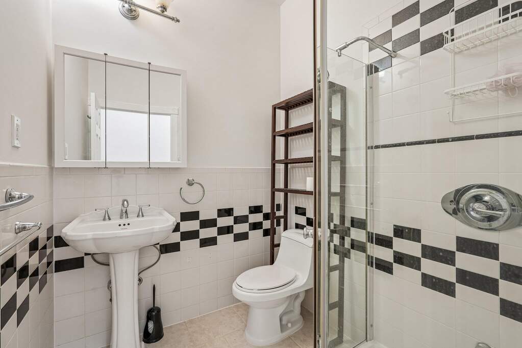 3 Bedroom Single Family Home/House's Image 23