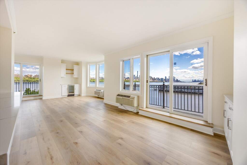 2 Bedroom Apartment/Flat's Image 8