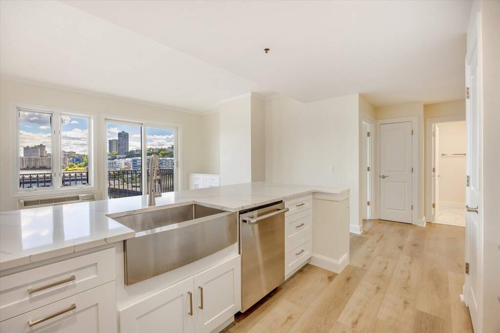 2 Bedroom Apartment/Flat's Image 11