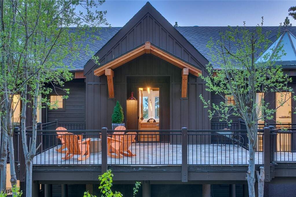 949 Fairview Boulevard photo