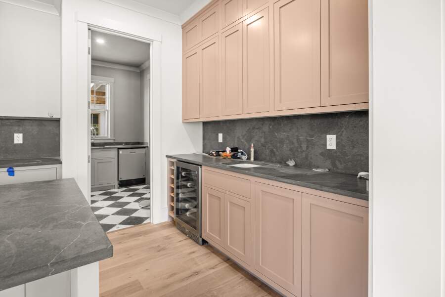 4 Bedroom Single Family Home/House's Image 3