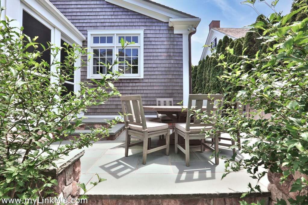 5 Bedroom Single Family Home/House's Image 16