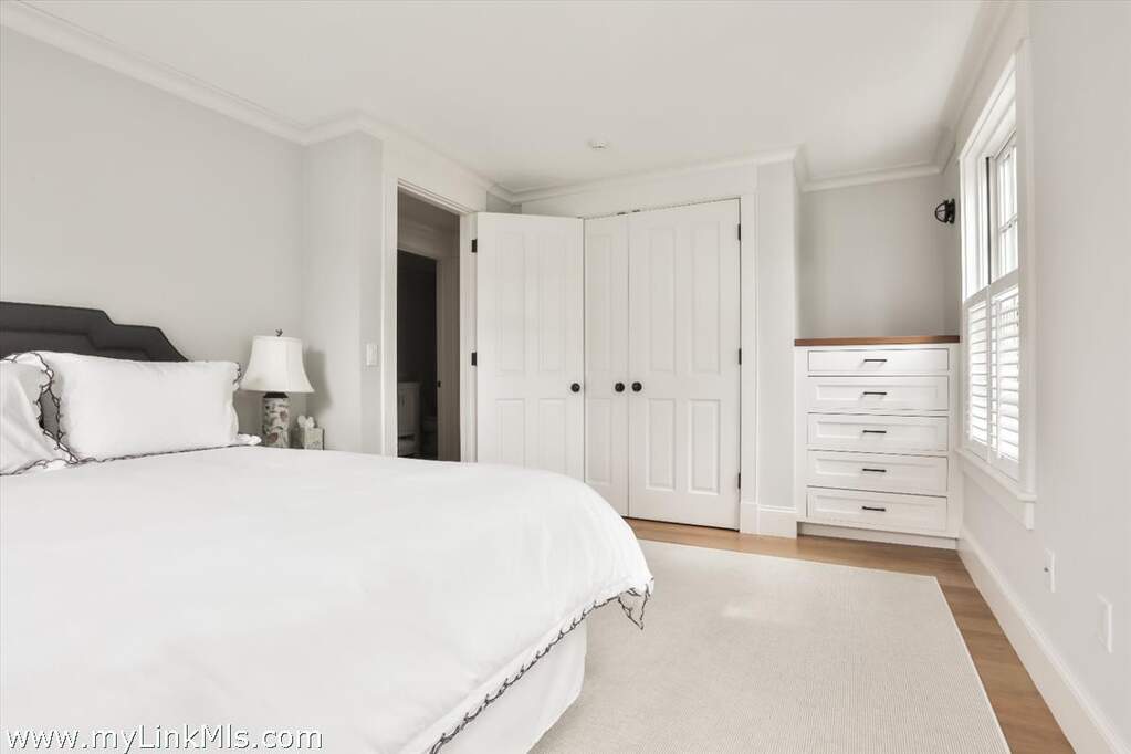 5 Bedroom Single Family Home/House's Image 17