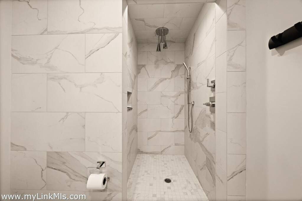 4 Bedroom Single Family Home/House's Image 30