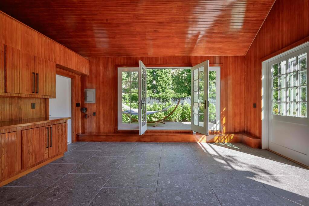 4 Bedroom Single Family Home/House's Image 38