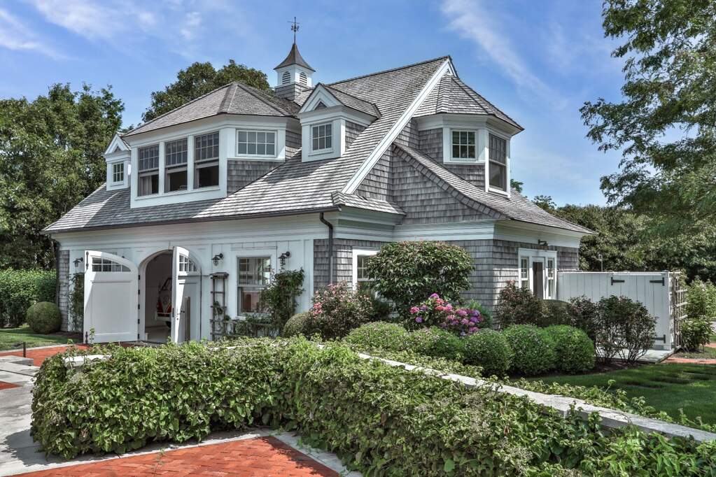 7 Bedroom Single Family Home/House's Image 27