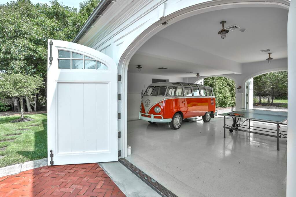 7 Bedroom Single Family Home/House's Image 34