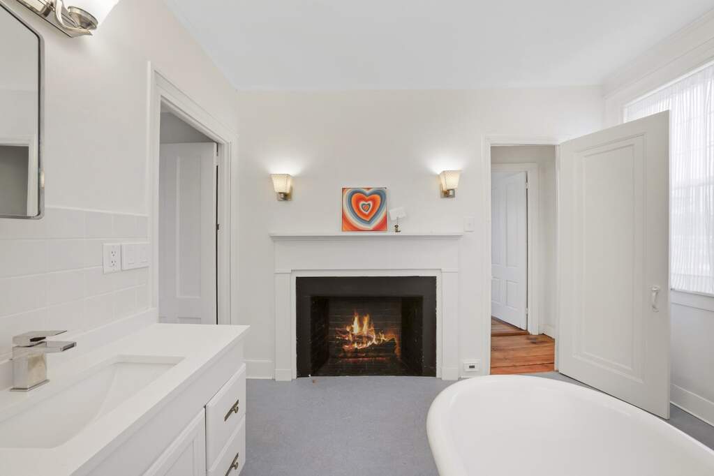 4 Bedroom Single Family Home/House's Image 16