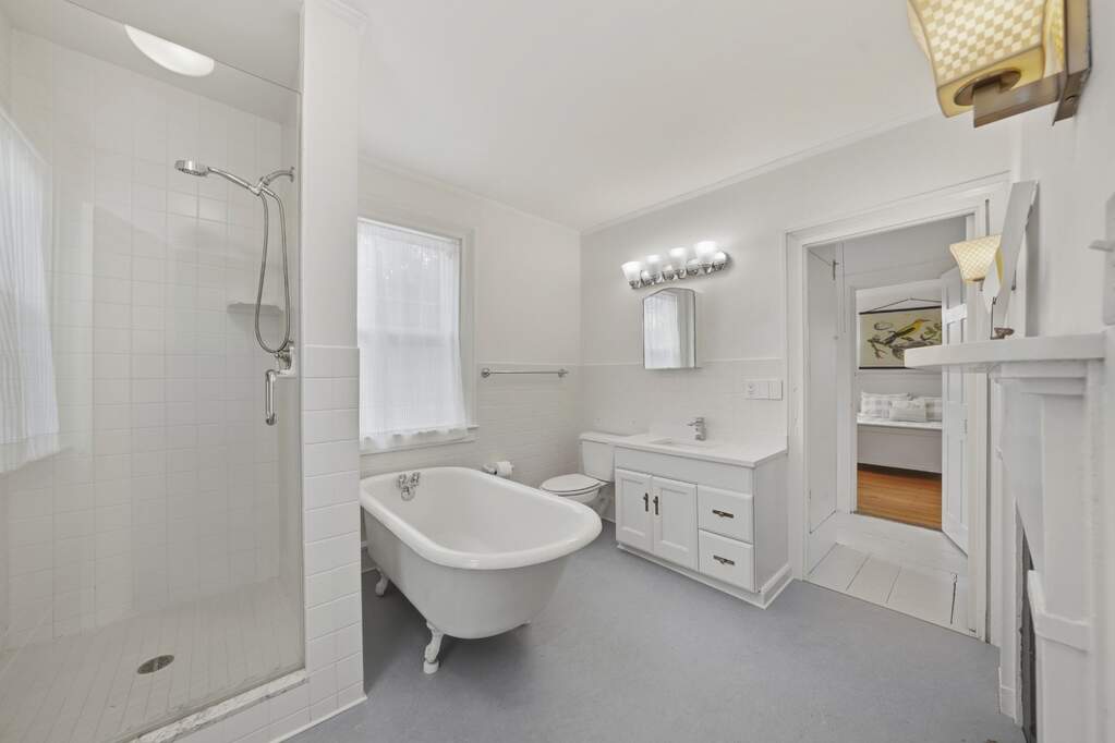4 Bedroom Single Family Home/House's Image 17