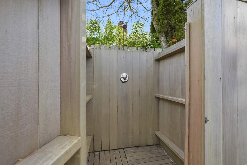 4 Bedroom Single Family Home/House's Image 23