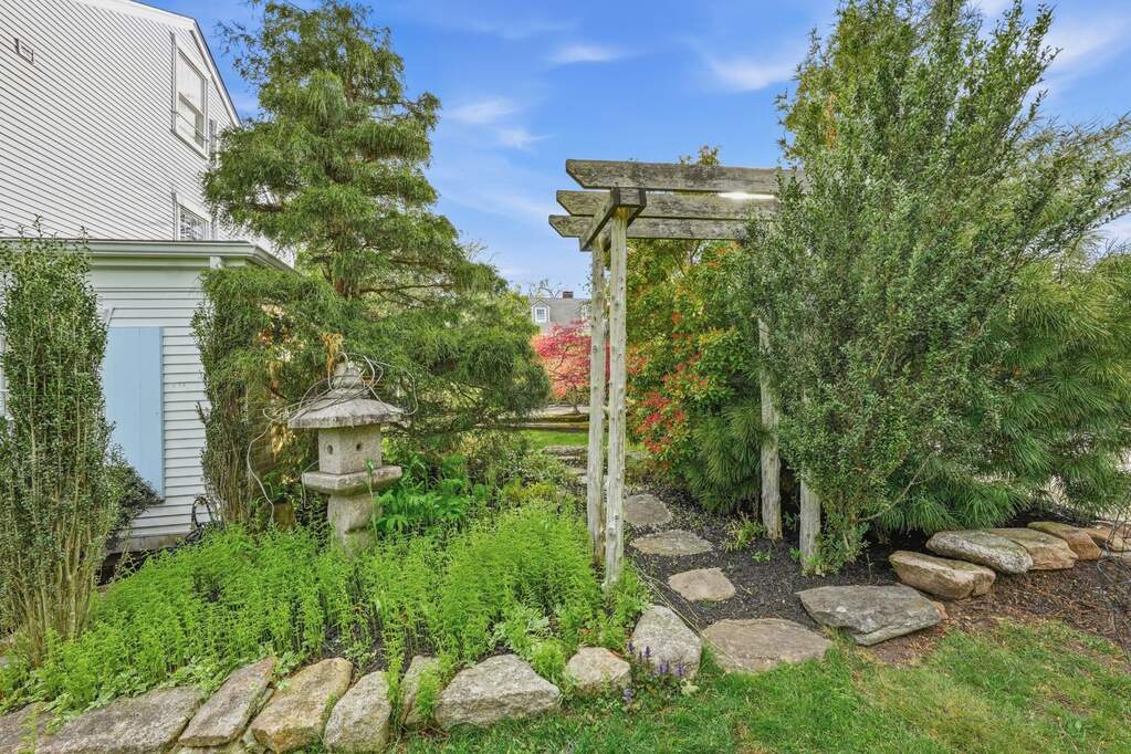 4 Bedroom Single Family Home/House's Image 28