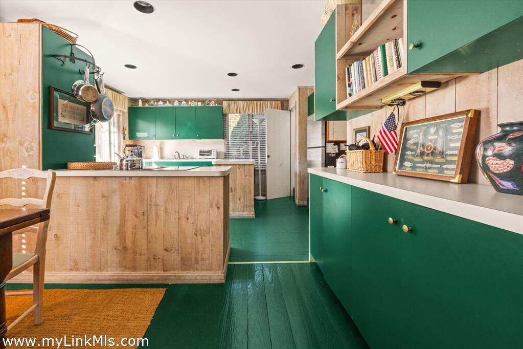 4 Bedroom Single Family Home/House's Image 7