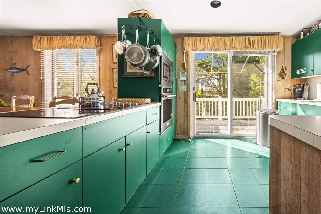 4 Bedroom Single Family Home/House's Image 8