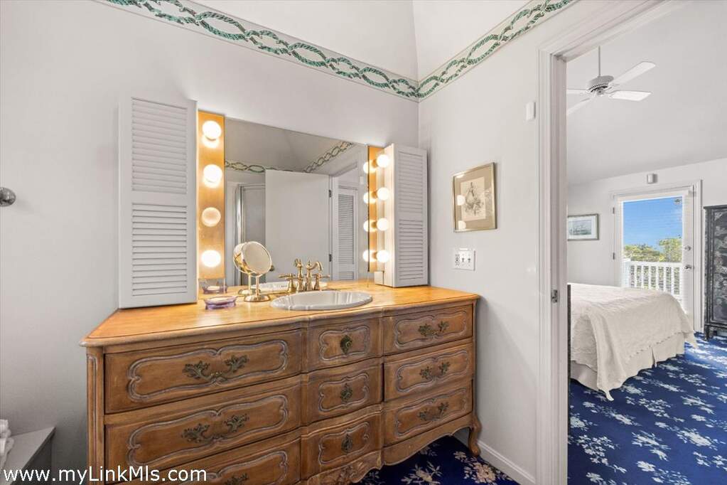 4 Bedroom Single Family Home/House's Image 18