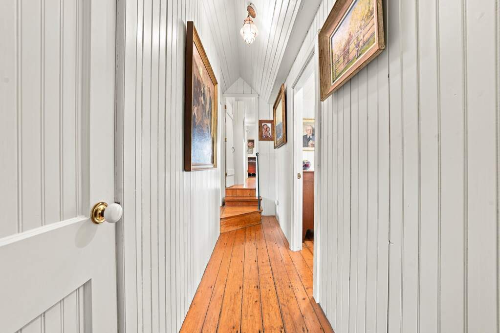 6 Bedroom Single Family Home/House's Image 29