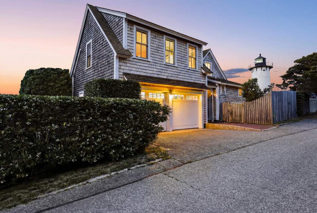 6 Bedroom Single Family Home/House's Image 38