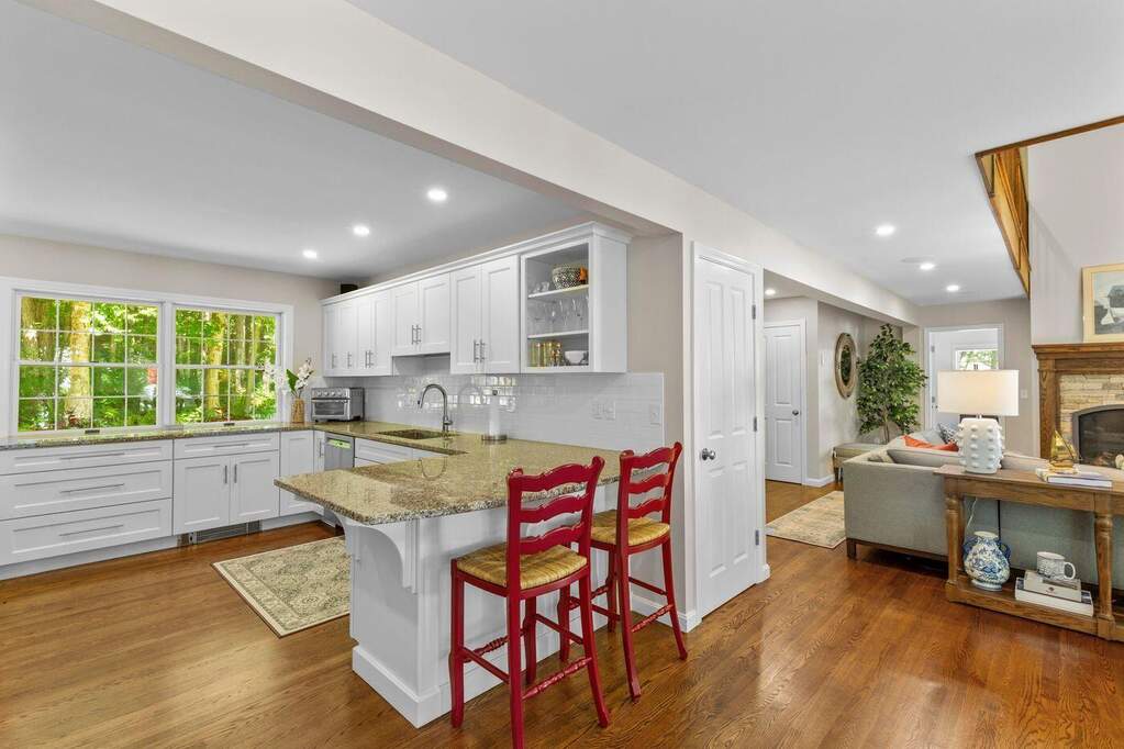 4 Bedroom Single Family Home/House's Image 9