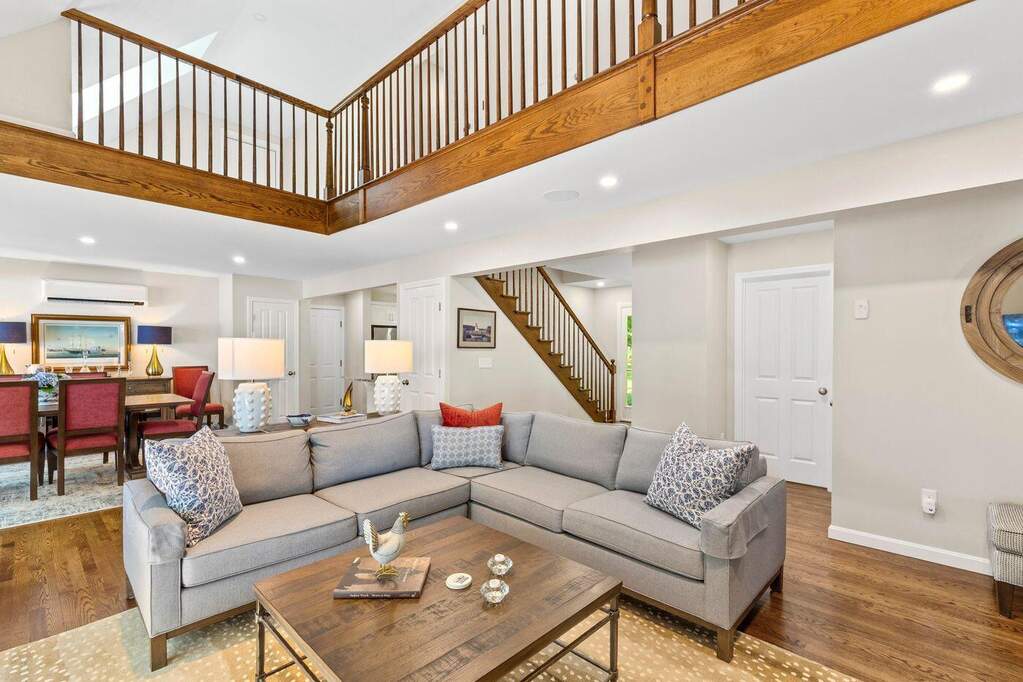 4 Bedroom Single Family Home/House's Image 3