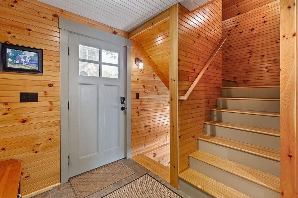 4 Bedroom Single Family Home/House's Image 9
