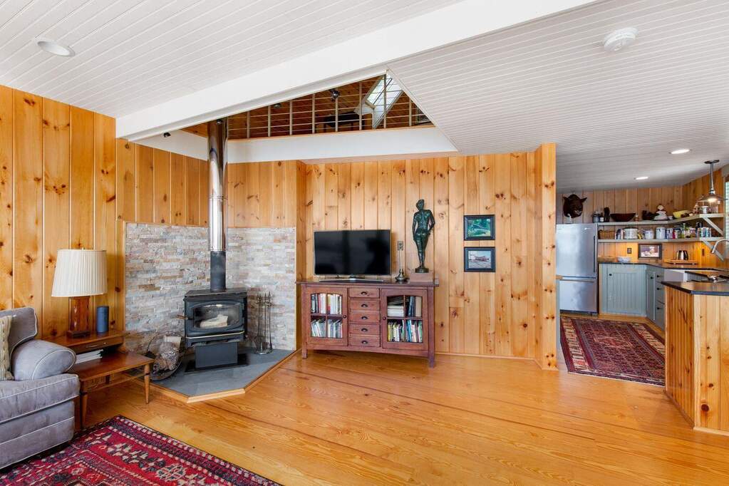 4 Bedroom Single Family Home/House's Image 6