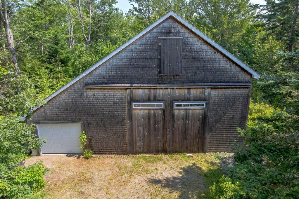 4 Bedroom Single Family Home/House's Image 26