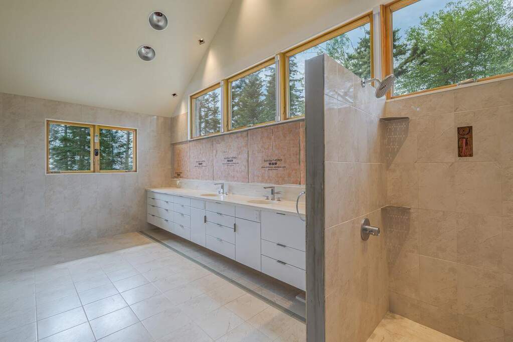 2 Bedroom Single Family Home/House's Image 15