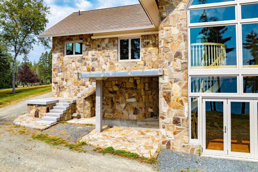 2 Bedroom Single Family Home/House's Image 28