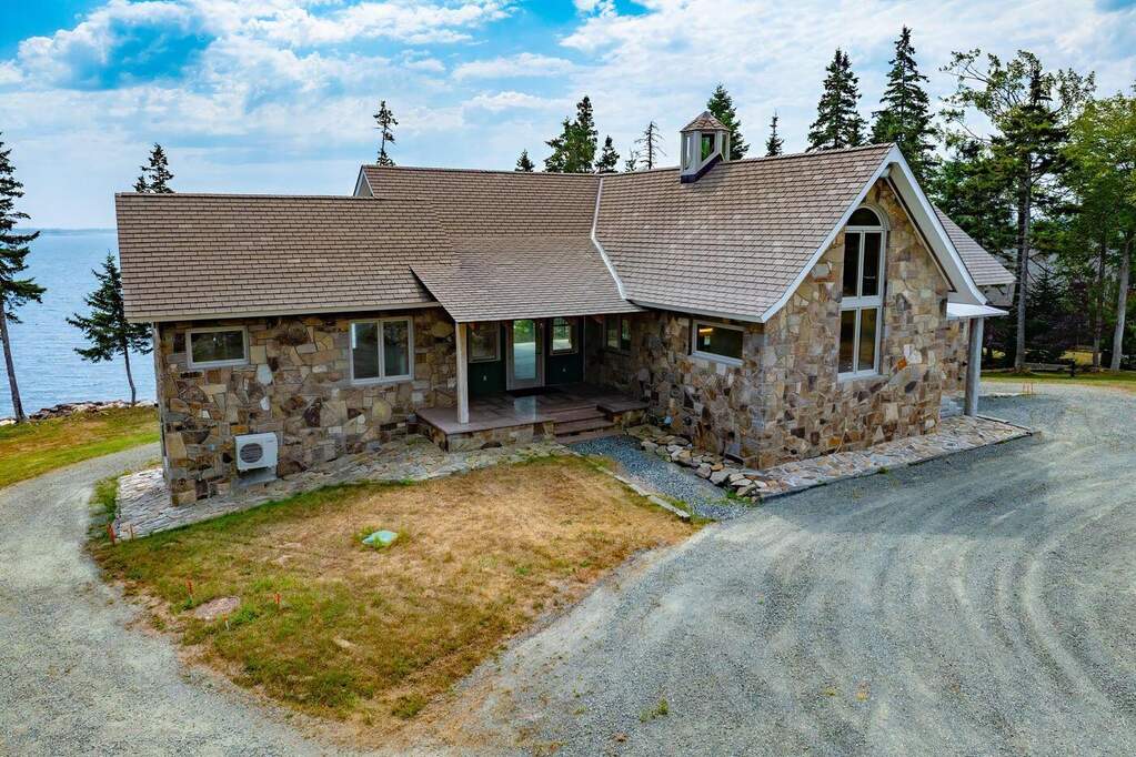 2 Bedroom Single Family Home/House's Image 32