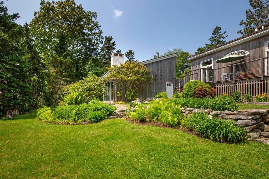 6 Bedroom Single Family Home/House's Image 26