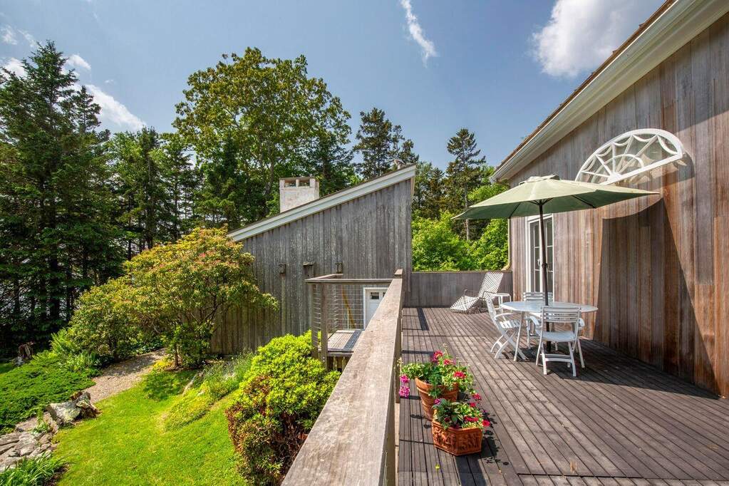 6 Bedroom Single Family Home/House's Image 28