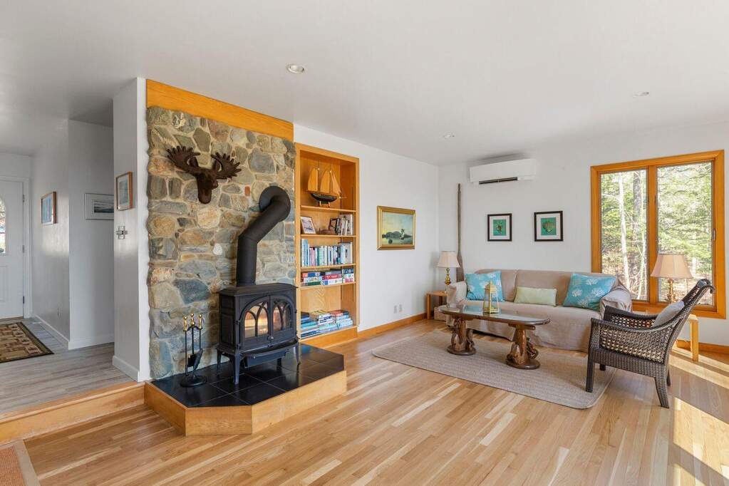 3 Bedroom Single Family Home/House's Image 3