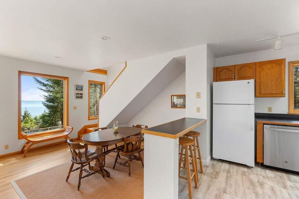 3 Bedroom Single Family Home/House's Image 6