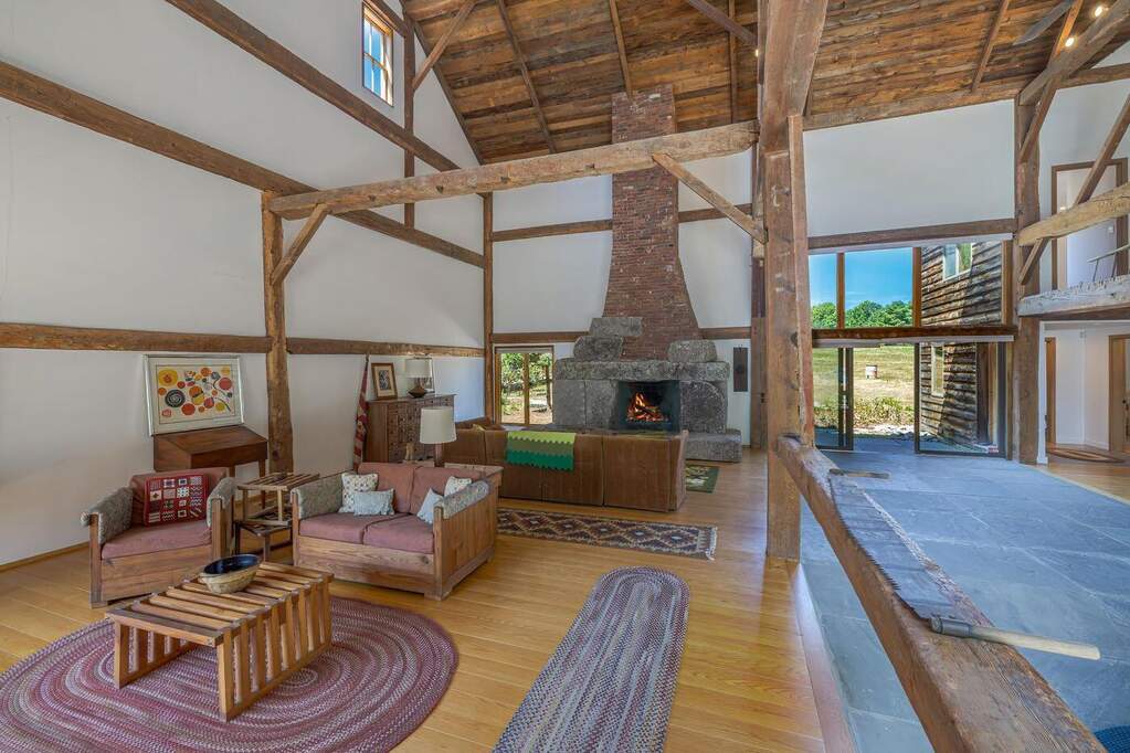 5 Bedroom Single Family Home/House's Image 11