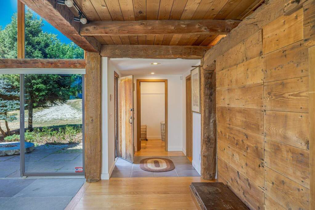5 Bedroom Single Family Home/House's Image 13