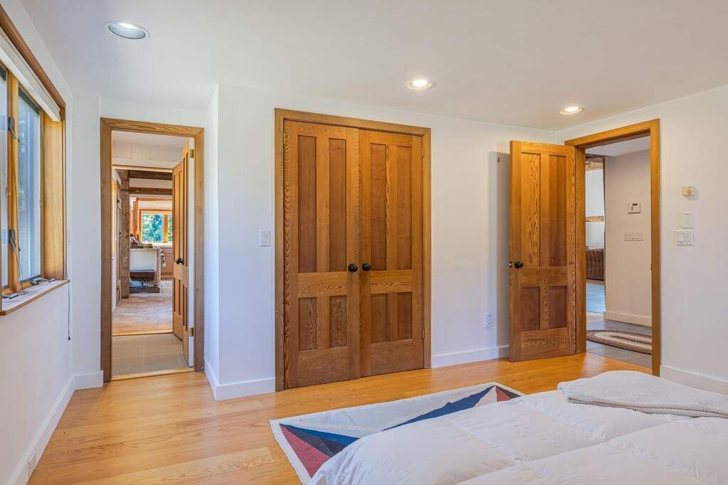 5 Bedroom Single Family Home/House's Image 21