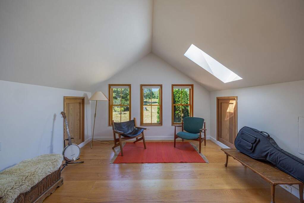 5 Bedroom Single Family Home/House's Image 29