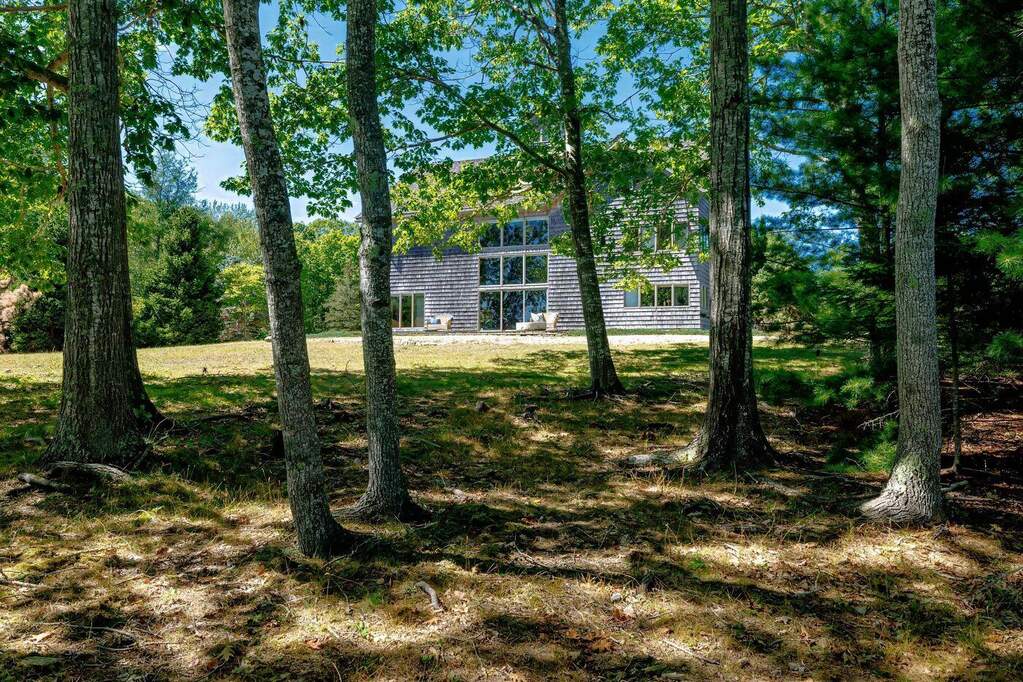 5 Bedroom Single Family Home/House's Image 32