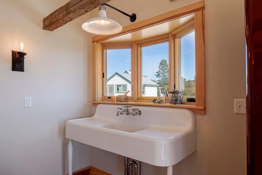 2 Bedroom Single Family Home/House's Image 14