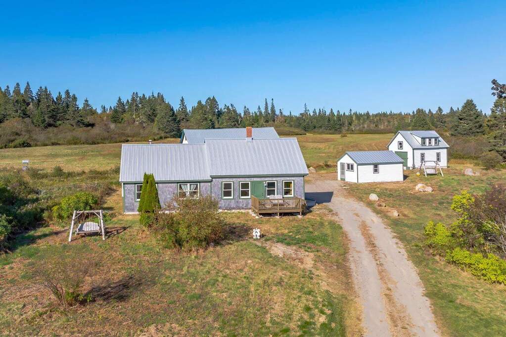 2 Bedroom Single Family Home/House's Image 4