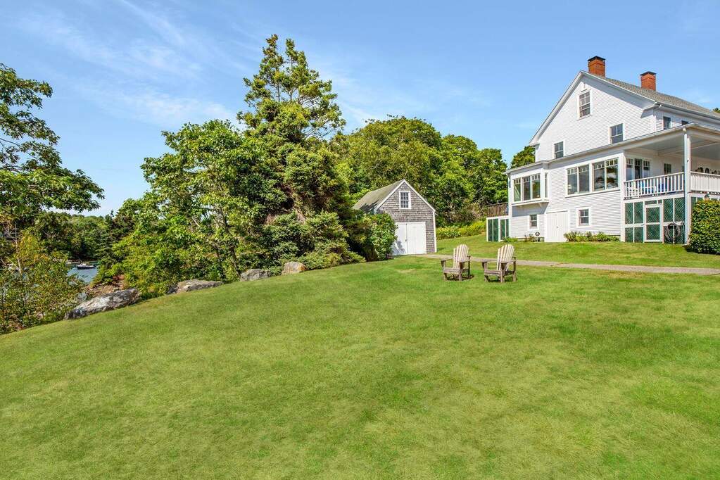 5 Bedroom Single Family Home/House's Image 18