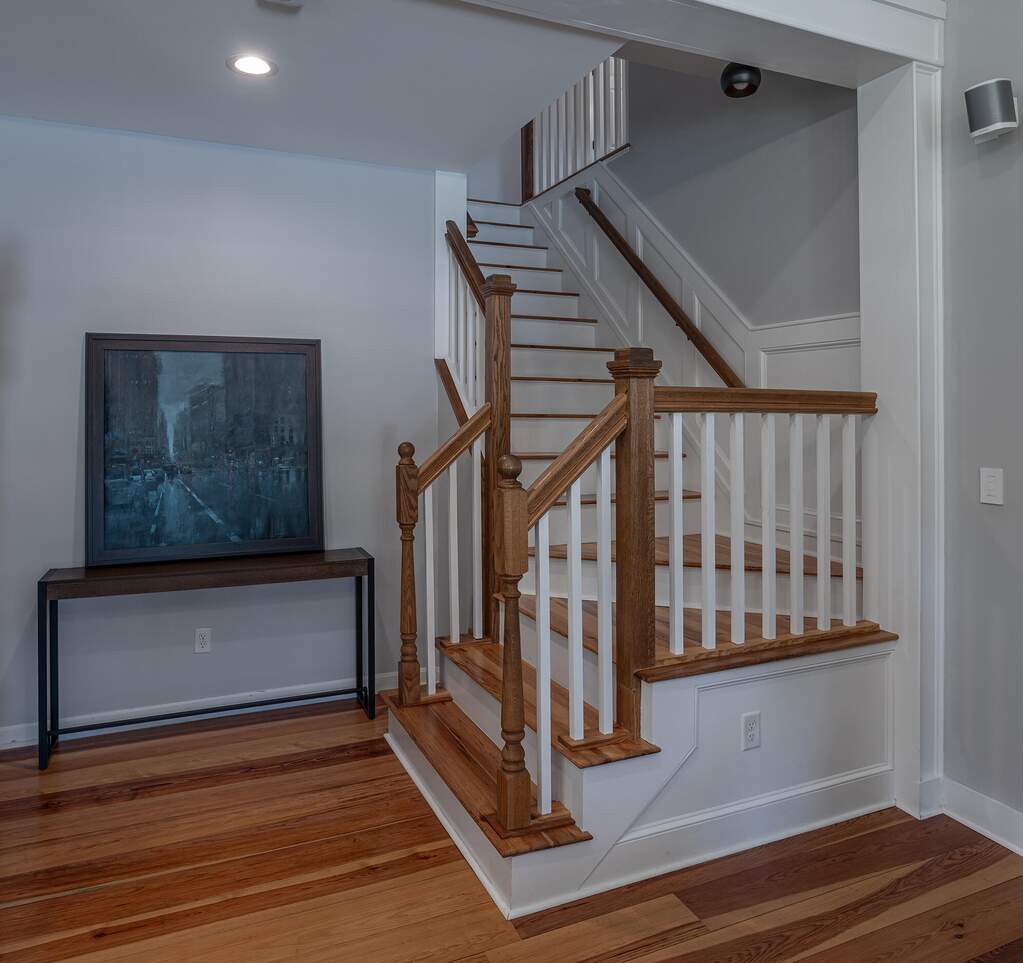 8 Bedroom Single Family Home/House's Image 15