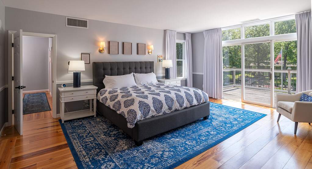 8 Bedroom Single Family Home/House's Image 17