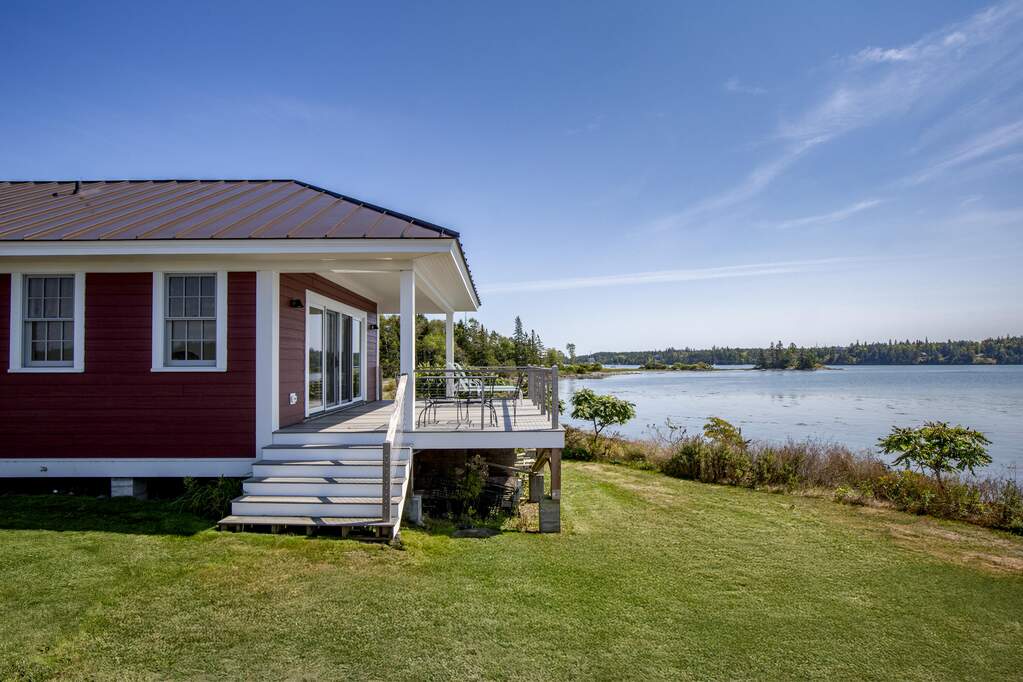 7 Bedroom Single Family Home/House's Image 20
