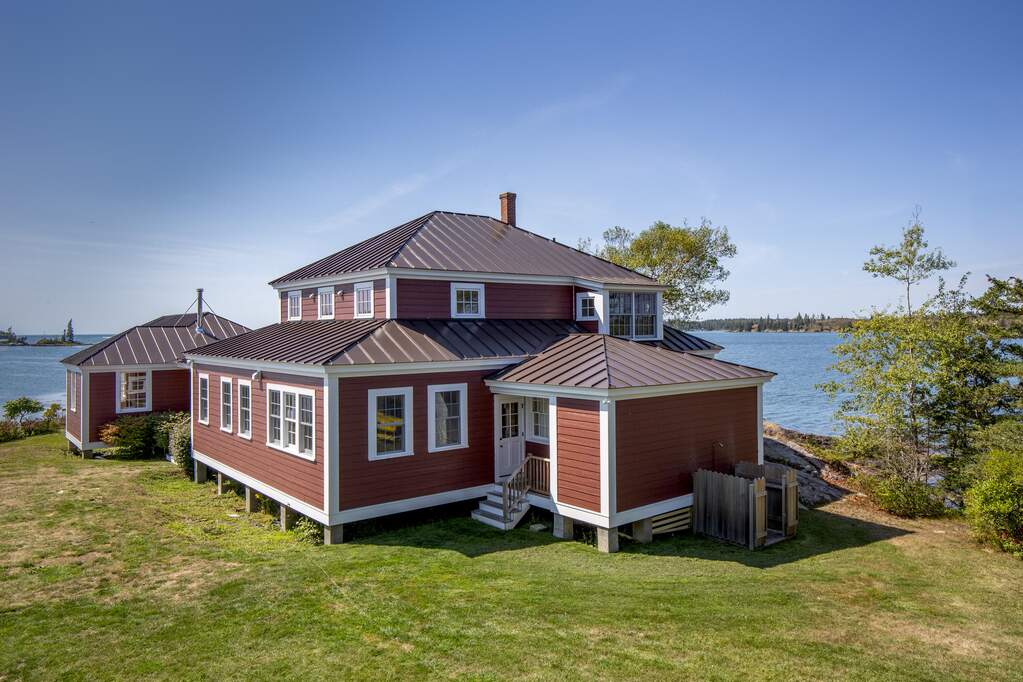 7 Bedroom Single Family Home/House's Image 21