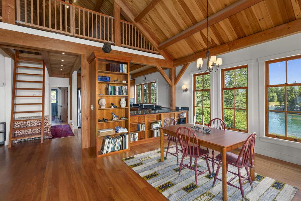 7 Bedroom Single Family Home/House's Image 24