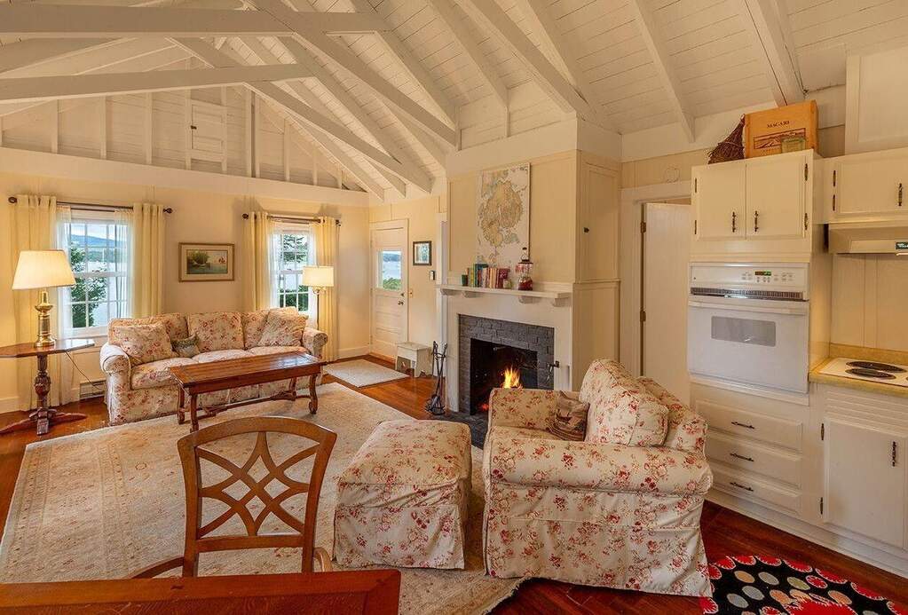 5 Bedroom Single Family Home/House's Image 18