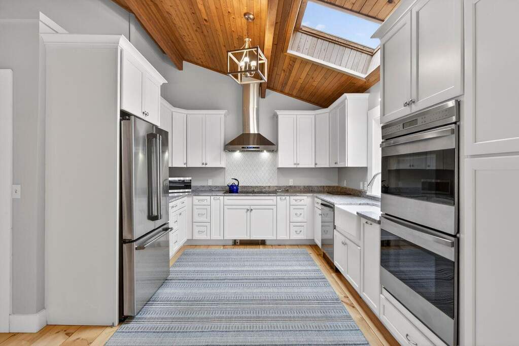 5 Bedroom Single Family Home/House's Image 10
