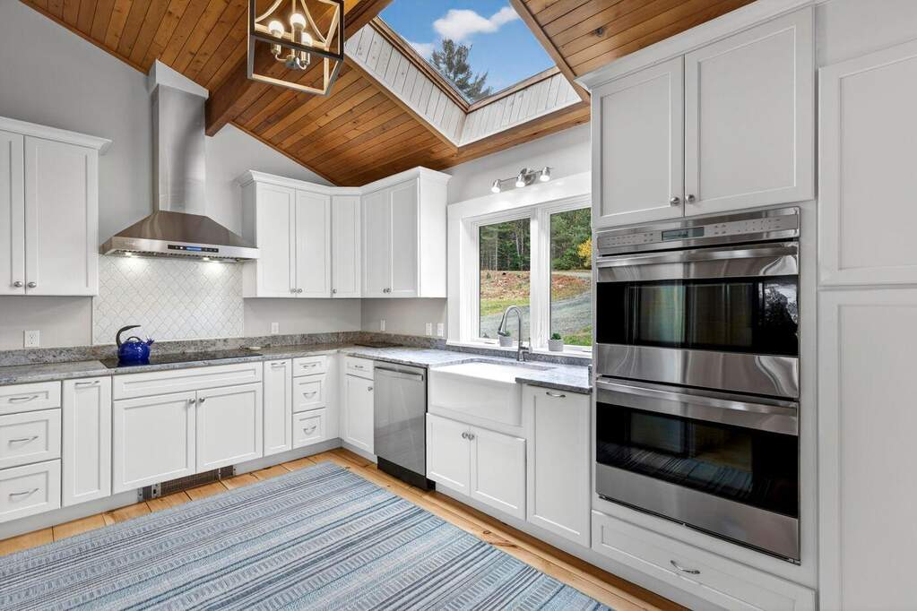 5 Bedroom Single Family Home/House's Image 11